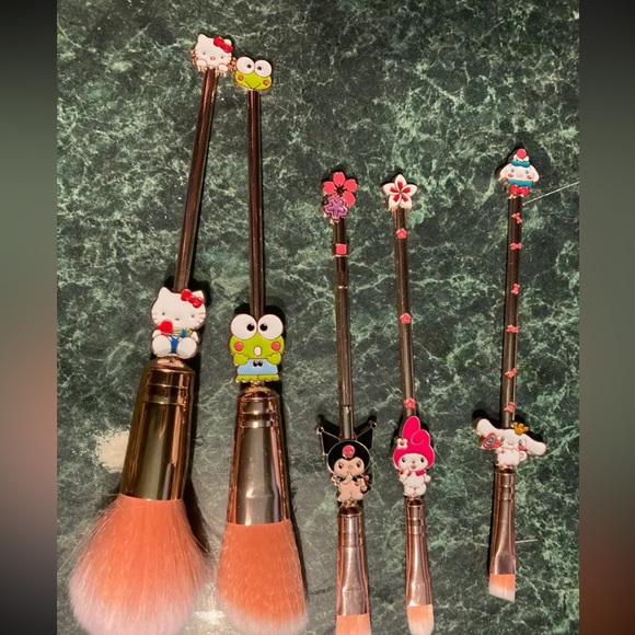 5 pc makeup brush set - hello kitty and friends - NWT - Picture 4 of 5